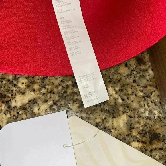 High-Waisted SculptKnit Persimmon Red Camo Legging Size XS - Picture 8 of 8